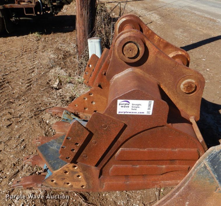image for item DL0633 39" W excavator bucket