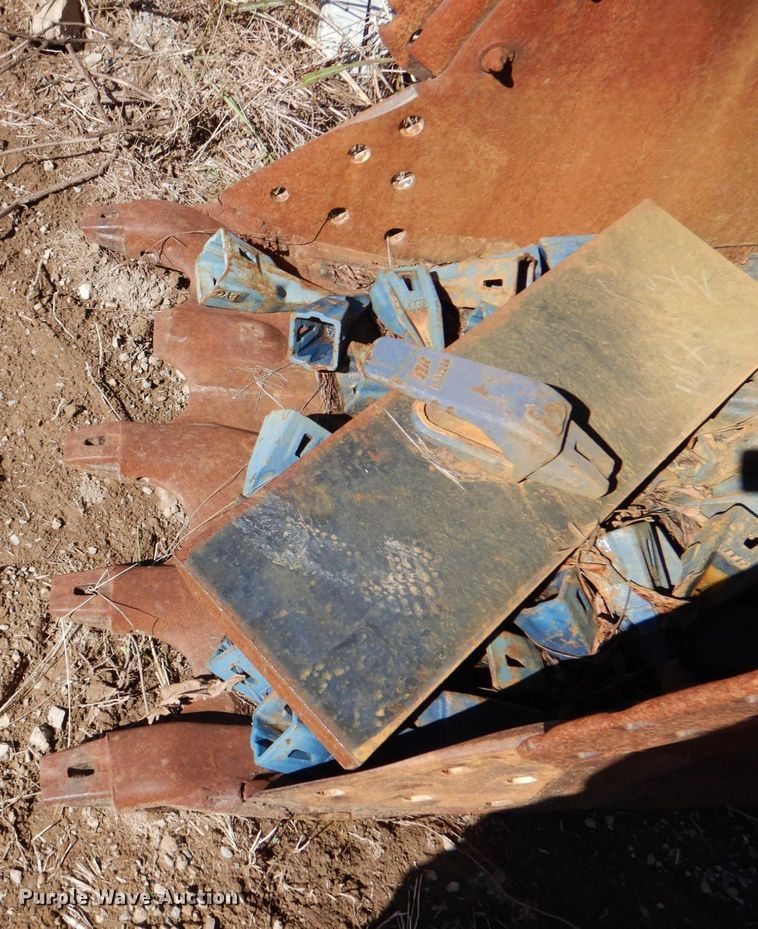 image for item DL0633 39" W excavator bucket