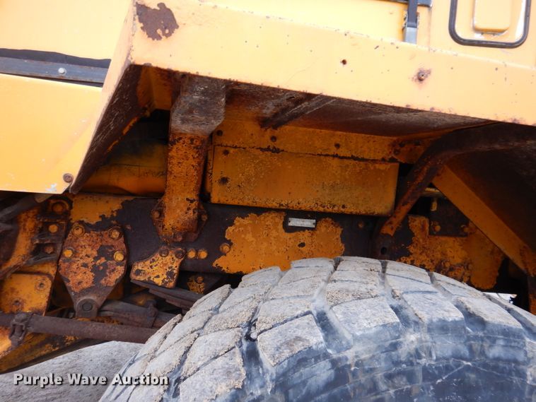 image for item DL5766 1986 Oshkosh P-2526-1  dump truck