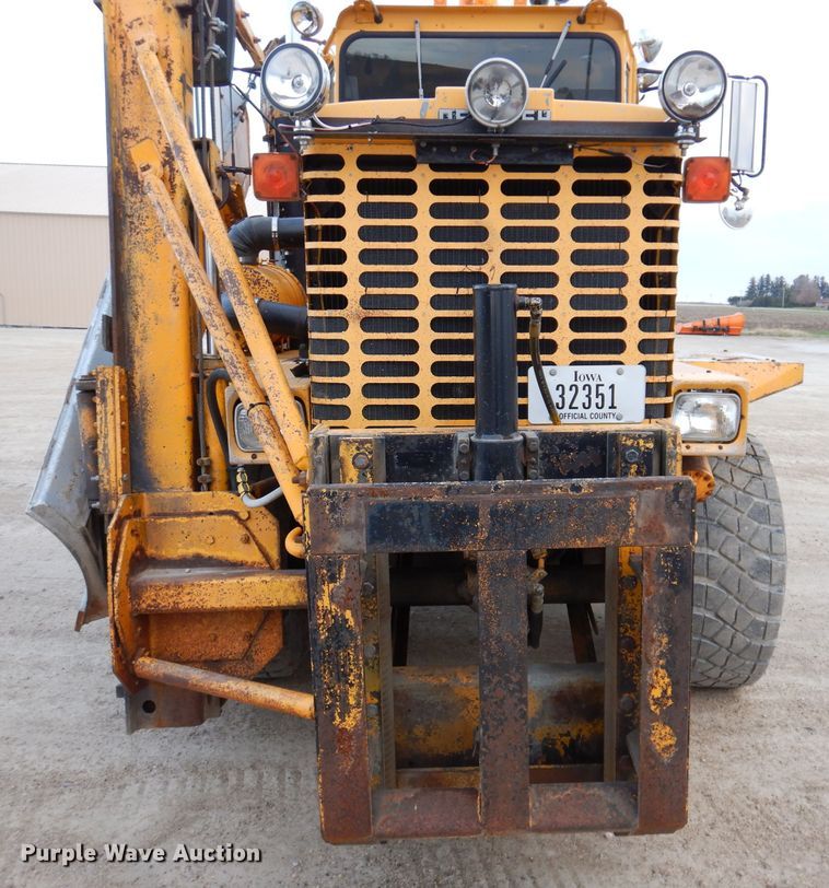 image for item DL5766 1986 Oshkosh P-2526-1  dump truck