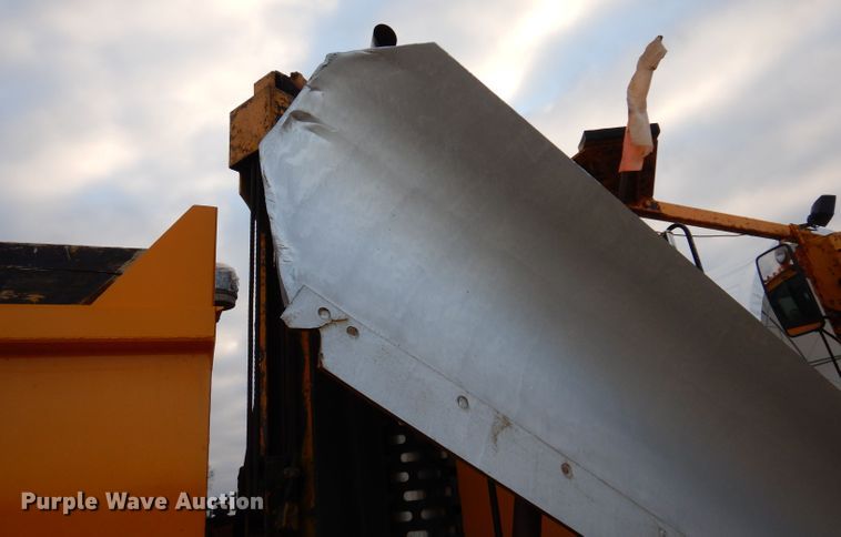 image for item DL5766 1986 Oshkosh P-2526-1  dump truck