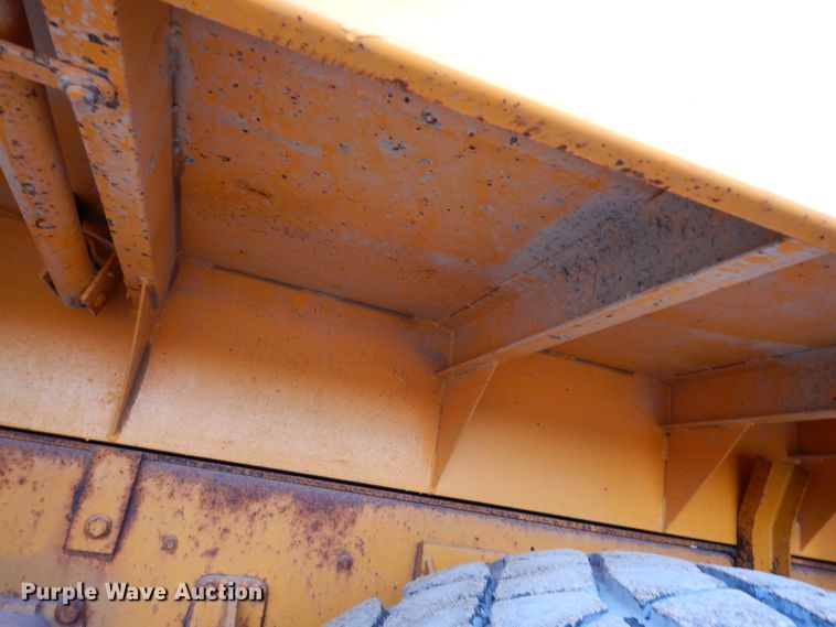 image for item DL5766 1986 Oshkosh P-2526-1  dump truck