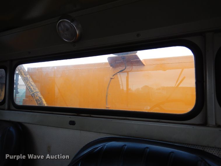 image for item DL5766 1986 Oshkosh P-2526-1  dump truck