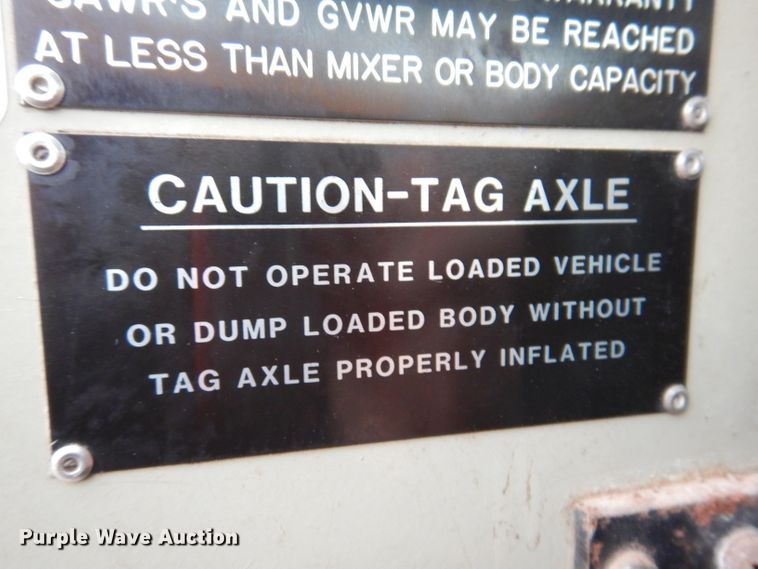 image for item DL5766 1986 Oshkosh P-2526-1  dump truck