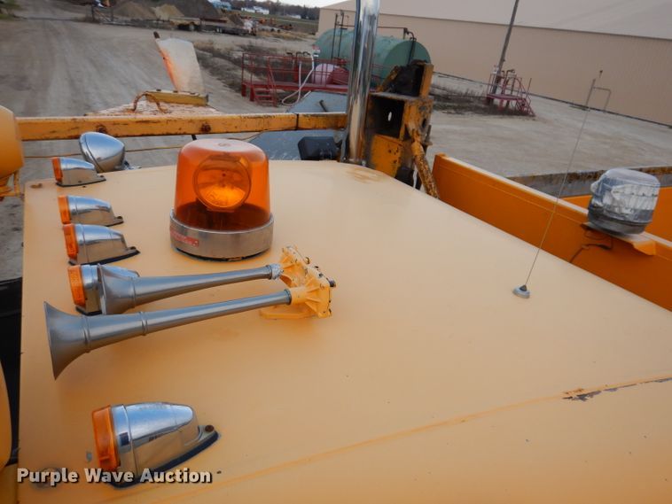 image for item DL5766 1986 Oshkosh P-2526-1  dump truck