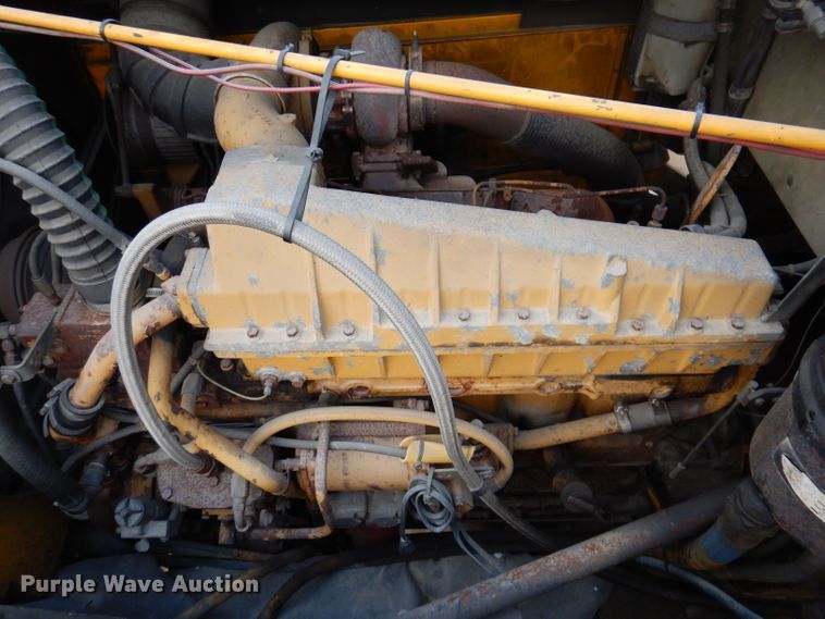 image for item DL5766 1986 Oshkosh P-2526-1  dump truck