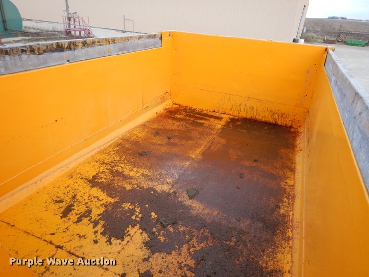 image for item DL5766 1986 Oshkosh P-2526-1  dump truck