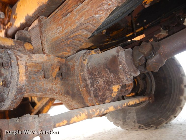 image for item DL5766 1986 Oshkosh P-2526-1  dump truck