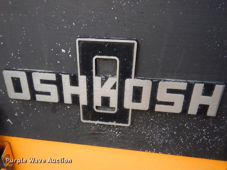 image for item DL5766 1986 Oshkosh P-2526-1  dump truck