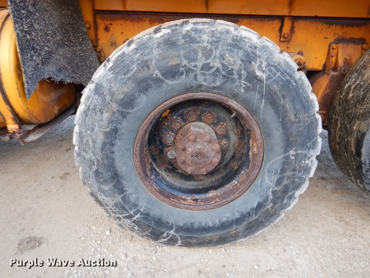 image for item DL5766 1986 Oshkosh P-2526-1  dump truck