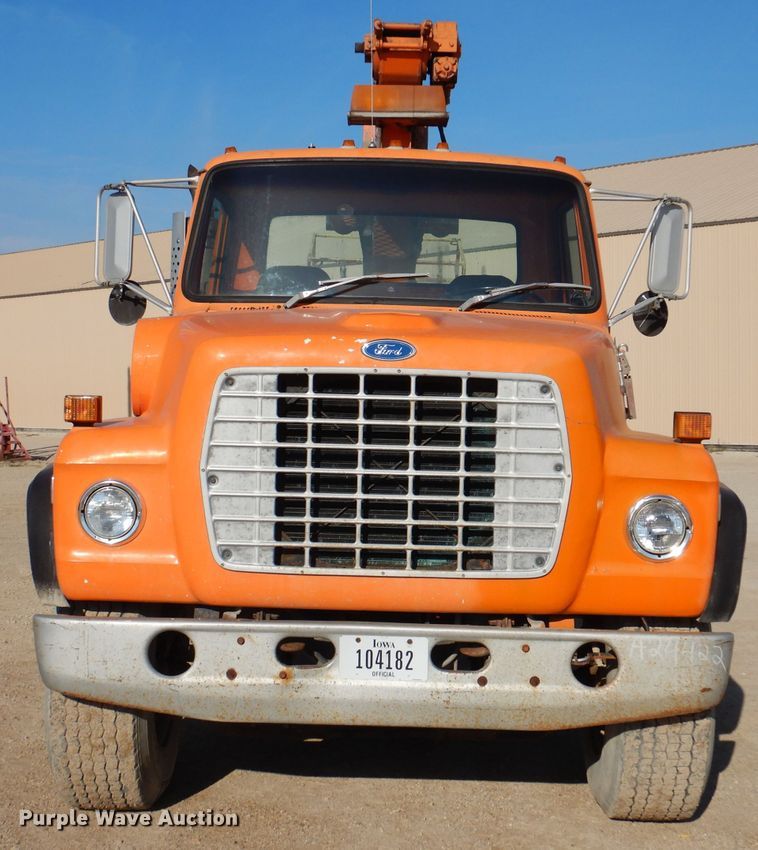 image for item DL5767 1986 Ford L8000  pressure digger truck