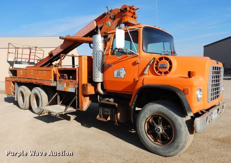 image for item DL5767 1986 Ford L8000  pressure digger truck