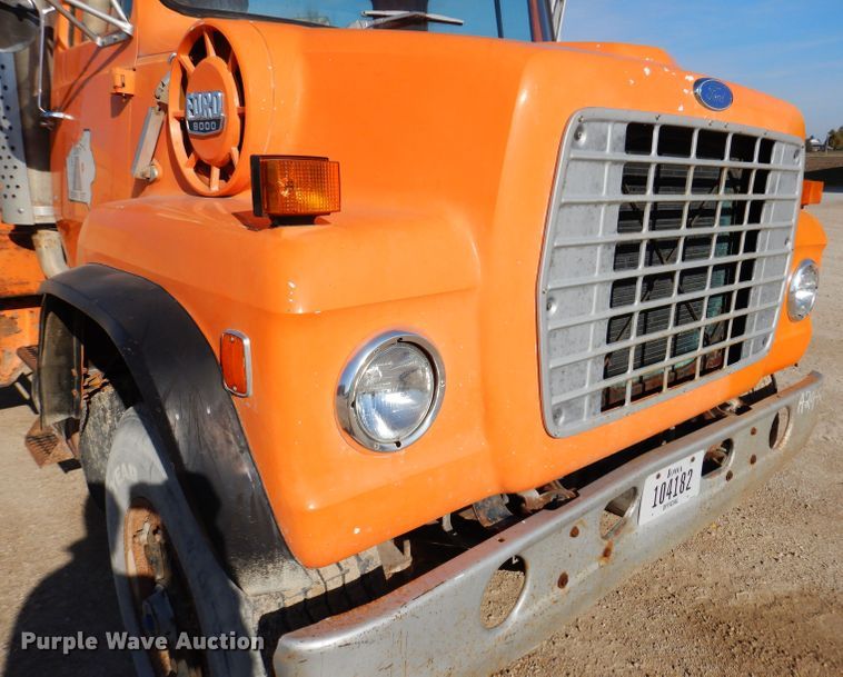 image for item DL5767 1986 Ford L8000  pressure digger truck