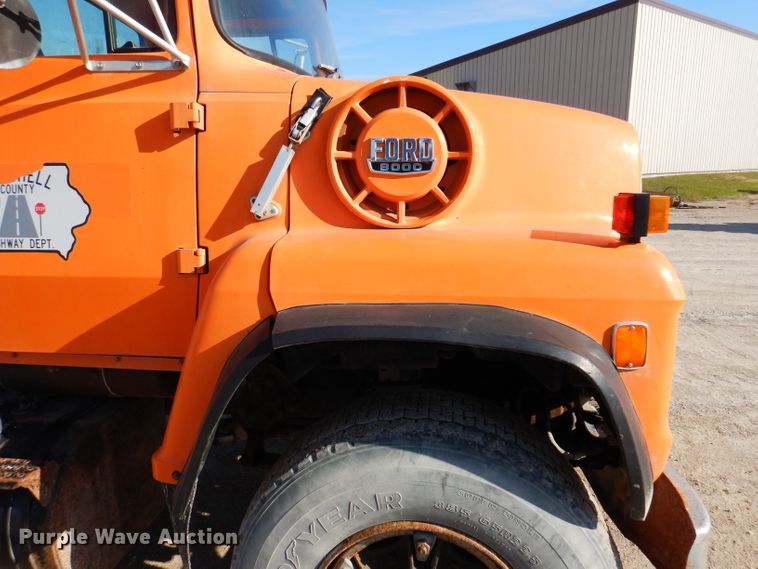 image for item DL5767 1986 Ford L8000  pressure digger truck