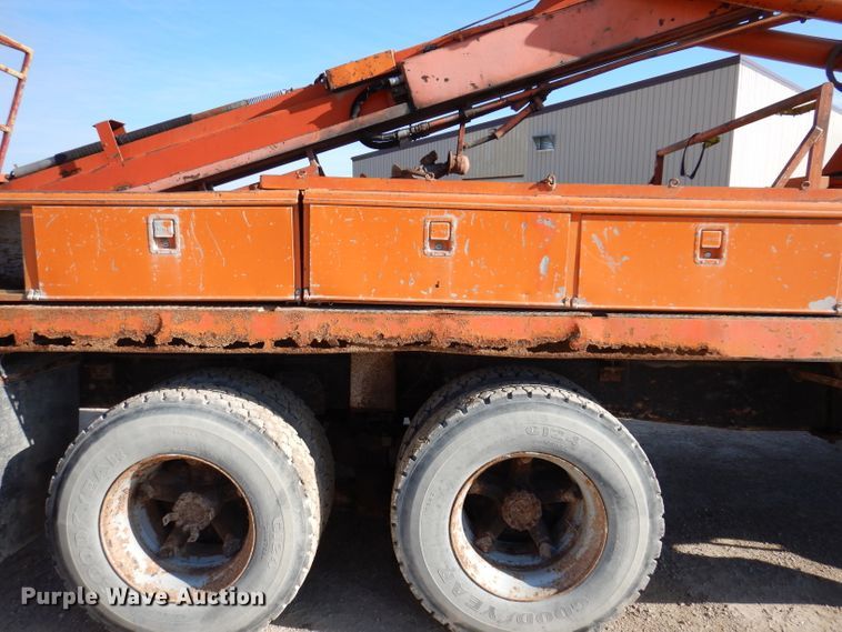 image for item DL5767 1986 Ford L8000  pressure digger truck