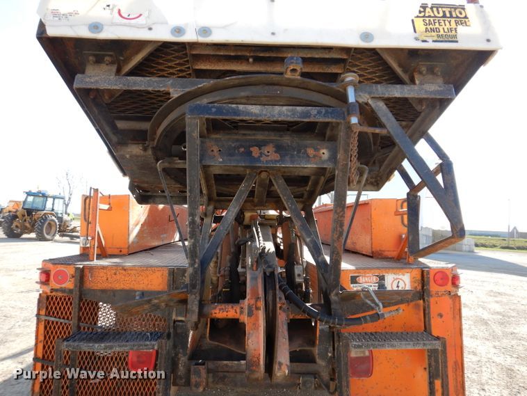 image for item DL5767 1986 Ford L8000  pressure digger truck