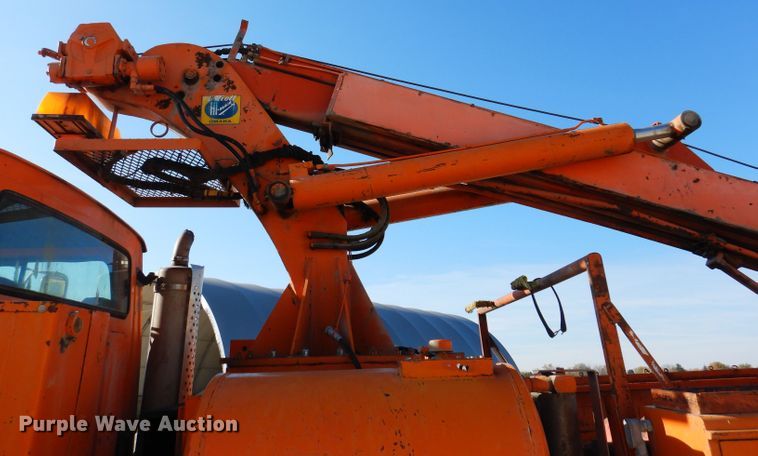 image for item DL5767 1986 Ford L8000  pressure digger truck