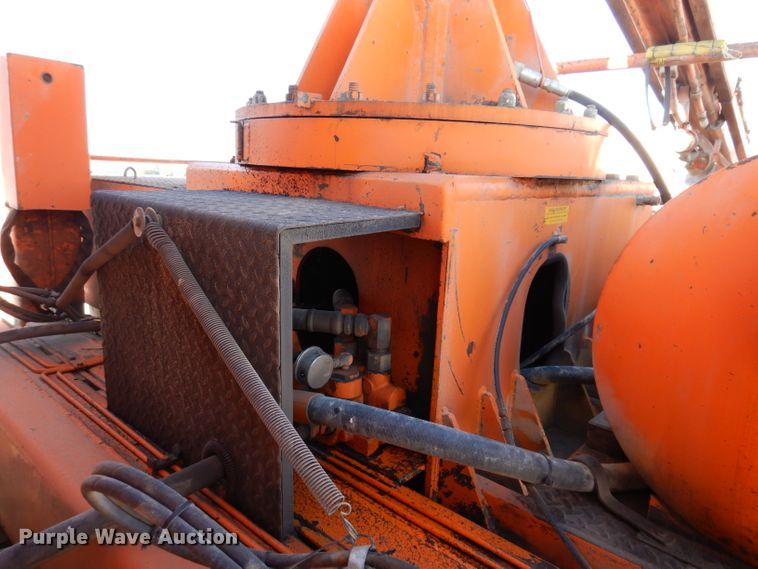 image for item DL5767 1986 Ford L8000  pressure digger truck