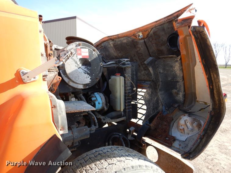 image for item DL5767 1986 Ford L8000  pressure digger truck