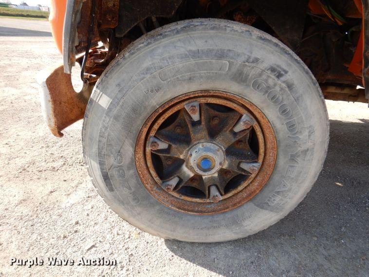 image for item DL5767 1986 Ford L8000  pressure digger truck