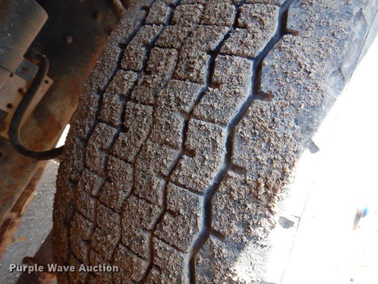 image for item DL5767 1986 Ford L8000  pressure digger truck