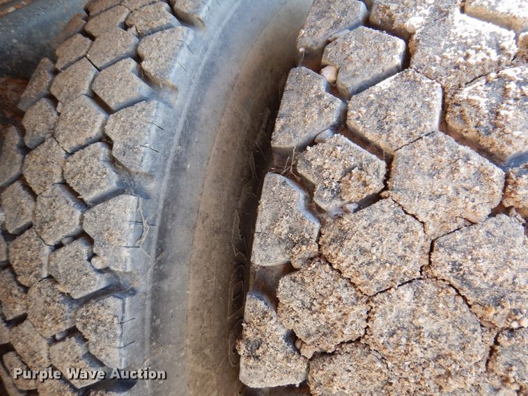 image for item DL5767 1986 Ford L8000  pressure digger truck