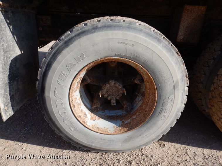 image for item DL5767 1986 Ford L8000  pressure digger truck