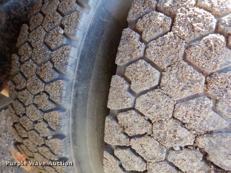 image for item DL5767 1986 Ford L8000  pressure digger truck