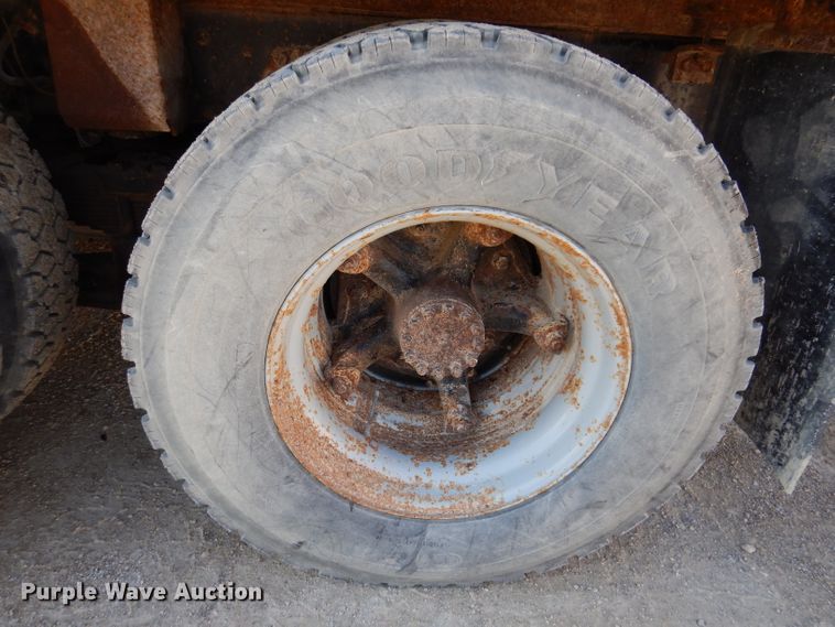 image for item DL5767 1986 Ford L8000  pressure digger truck