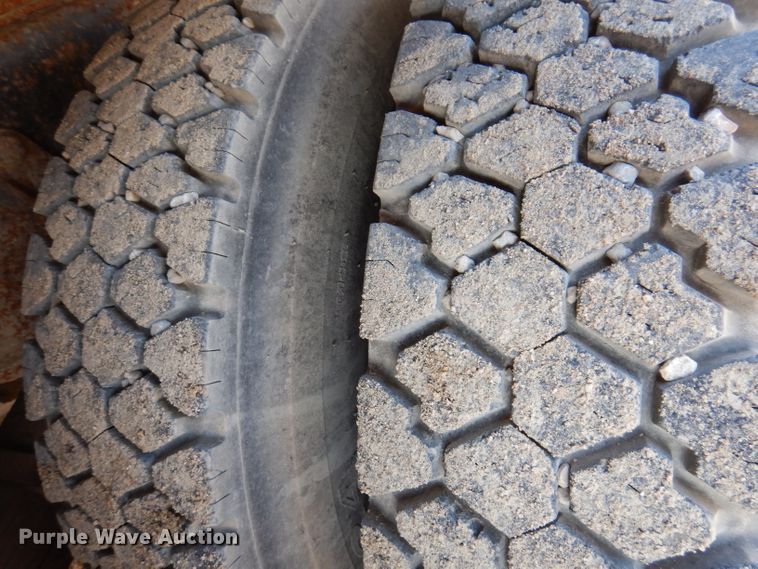 image for item DL5767 1986 Ford L8000  pressure digger truck