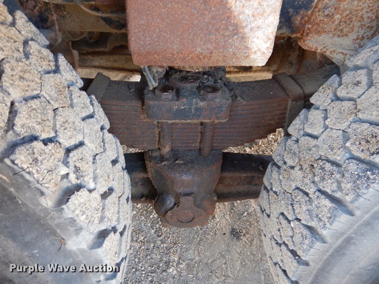 image for item DL5767 1986 Ford L8000  pressure digger truck