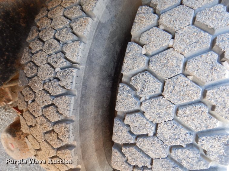 image for item DL5767 1986 Ford L8000  pressure digger truck