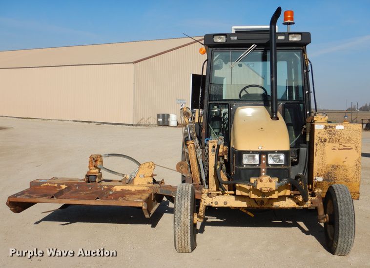 image for item DL5768 1997 New Holland 6635  tractor