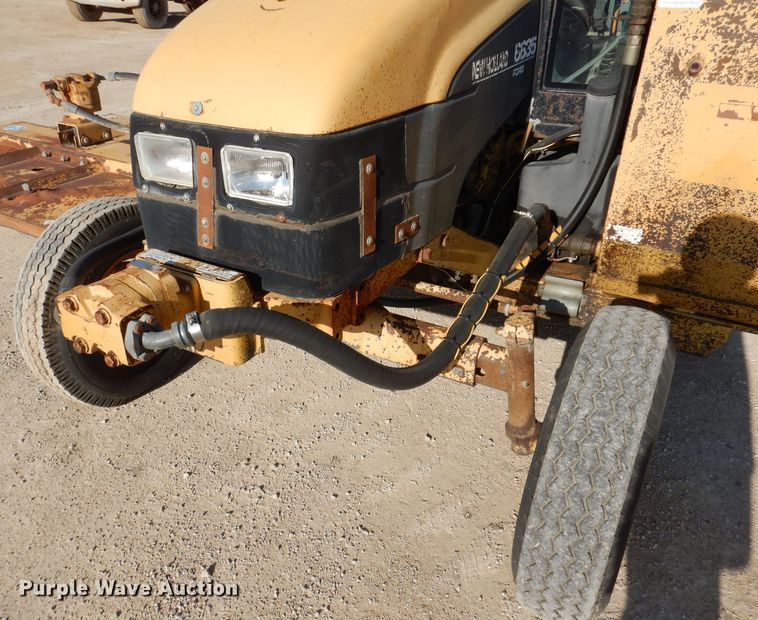 image for item DL5768 1997 New Holland 6635  tractor