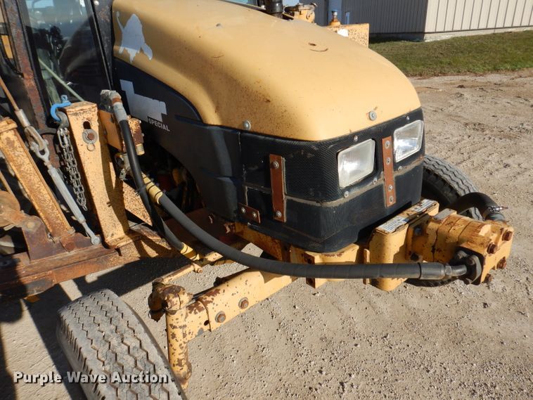 image for item DL5768 1997 New Holland 6635  tractor