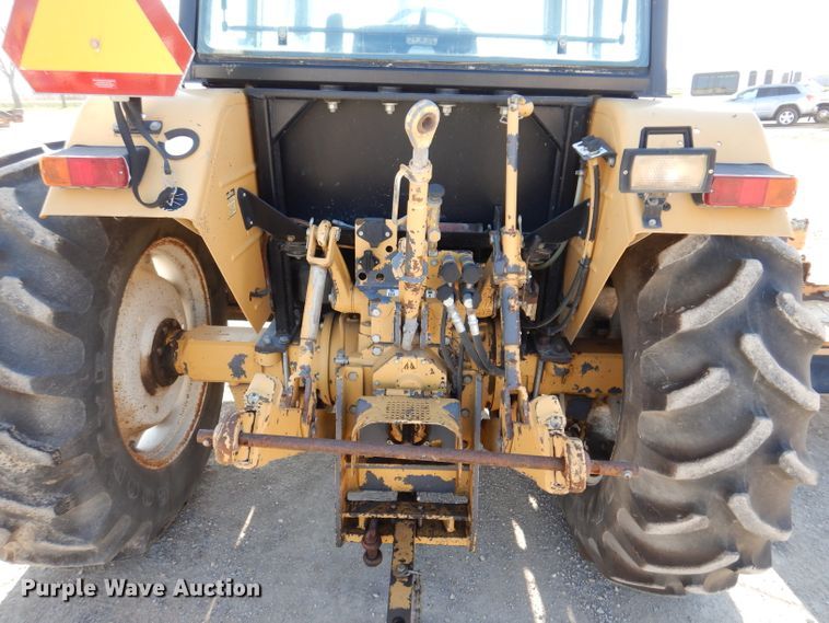 image for item DL5768 1997 New Holland 6635  tractor