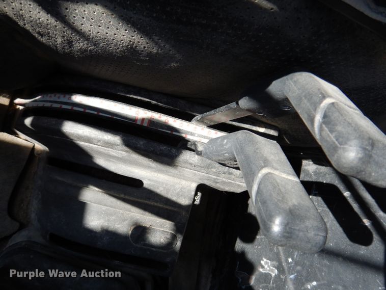 image for item DL5768 1997 New Holland 6635  tractor