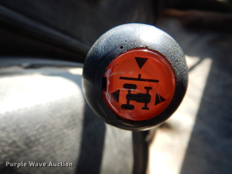 image for item DL5768 1997 New Holland 6635  tractor