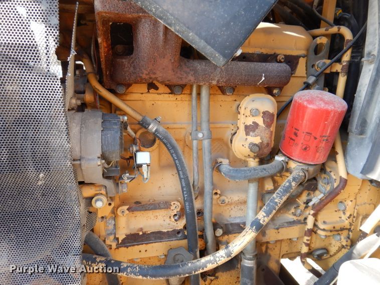 image for item DL5768 1997 New Holland 6635  tractor