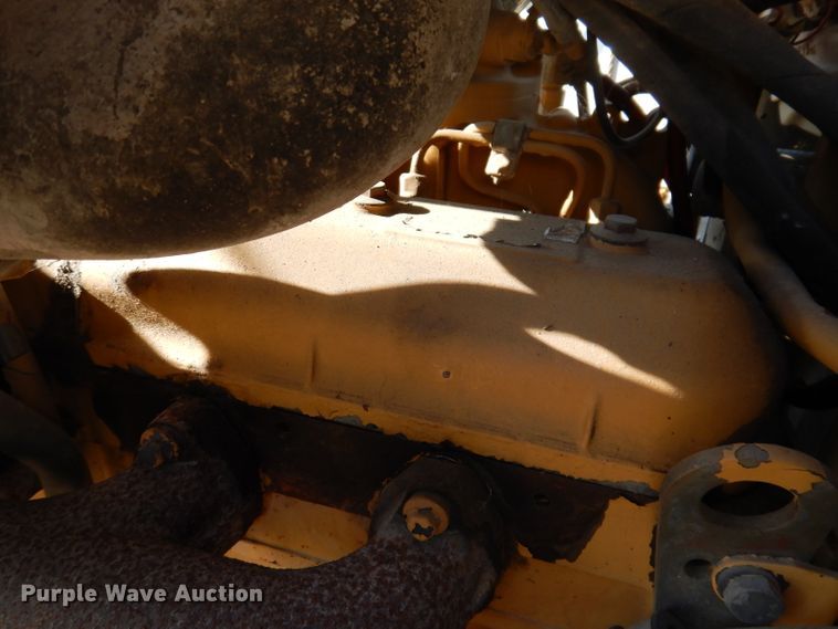 image for item DL5768 1997 New Holland 6635  tractor