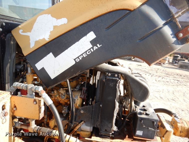 image for item DL5768 1997 New Holland 6635  tractor