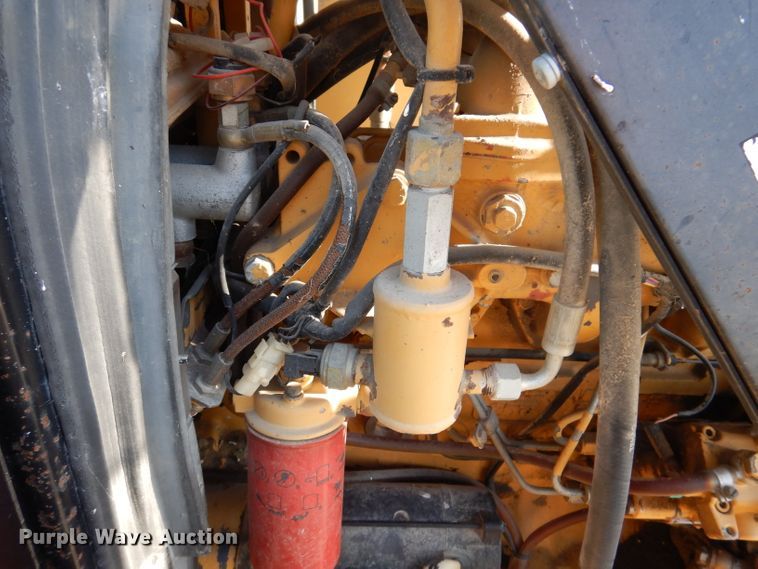 image for item DL5768 1997 New Holland 6635  tractor