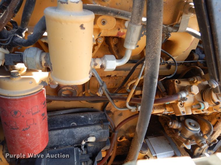 image for item DL5768 1997 New Holland 6635  tractor