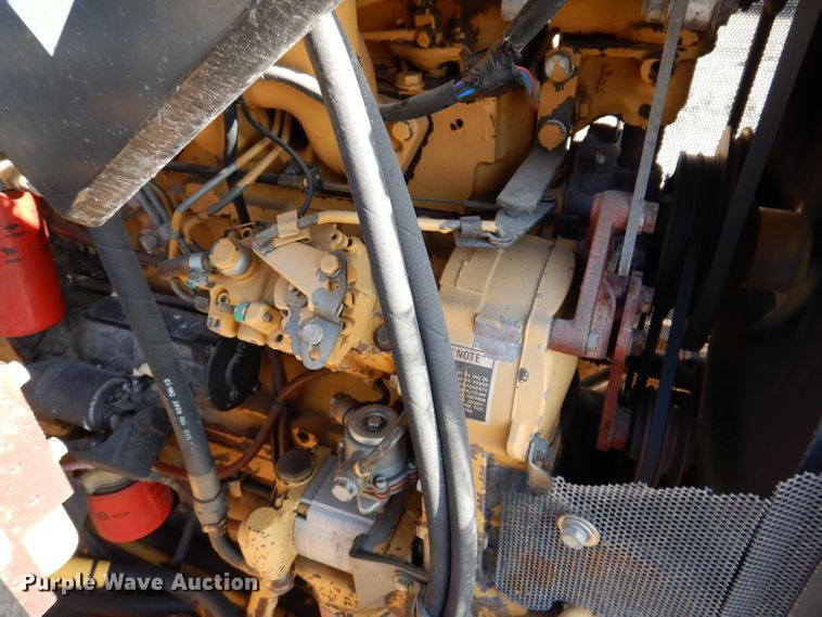 image for item DL5768 1997 New Holland 6635  tractor