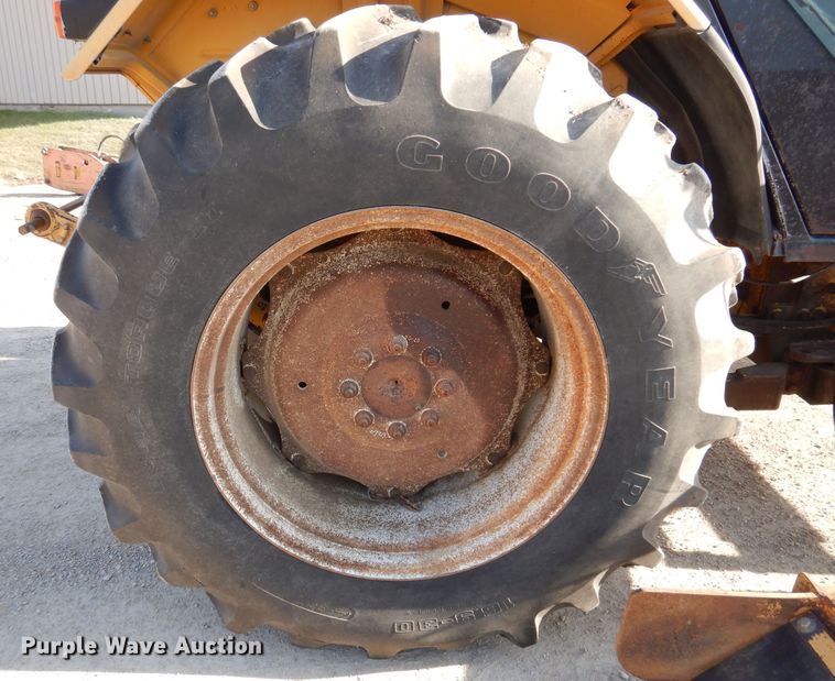 image for item DL5768 1997 New Holland 6635  tractor