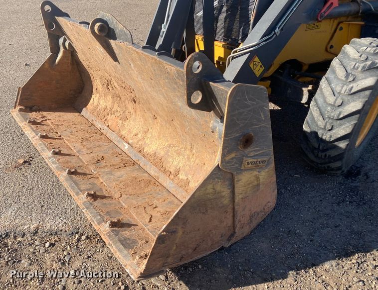 image for item DL5984 Volvo BL70B  backhoe
