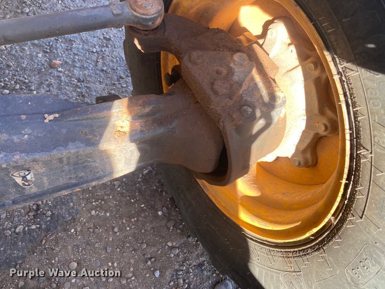 image for item DL5984 Volvo BL70B  backhoe