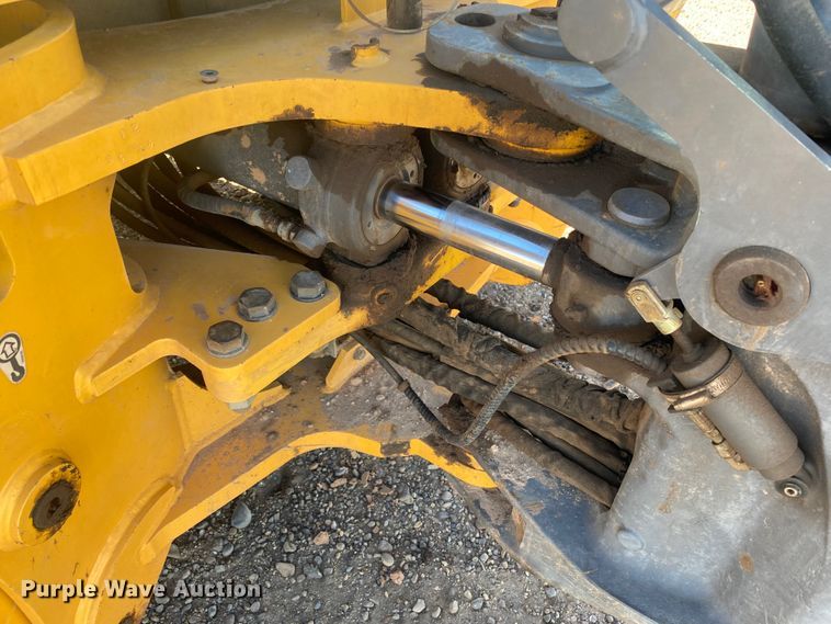 image for item DL5984 Volvo BL70B  backhoe