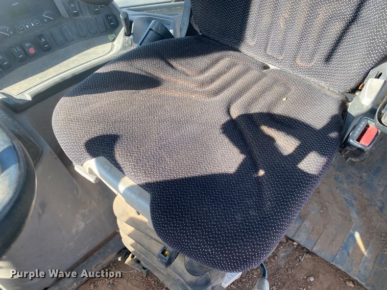 image for item DL5984 Volvo BL70B  backhoe