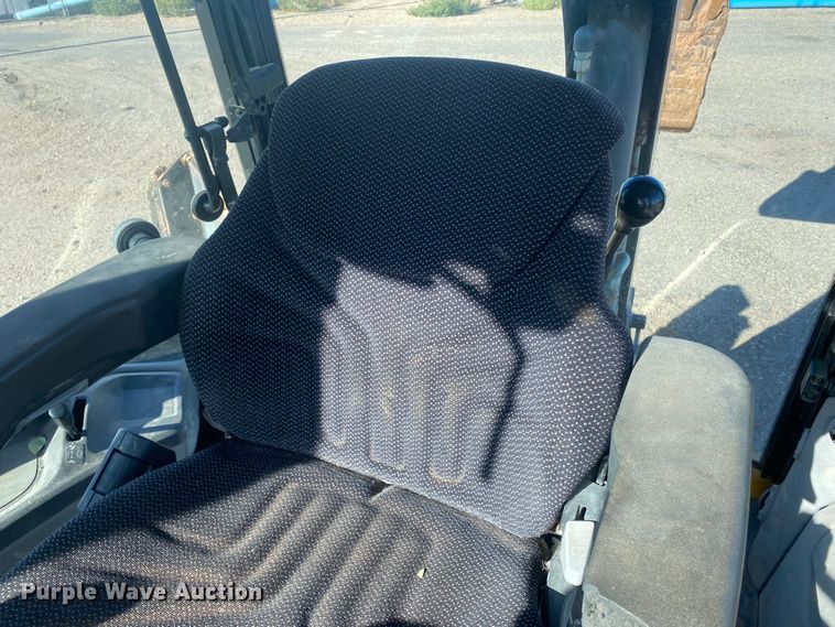 image for item DL5984 Volvo BL70B  backhoe